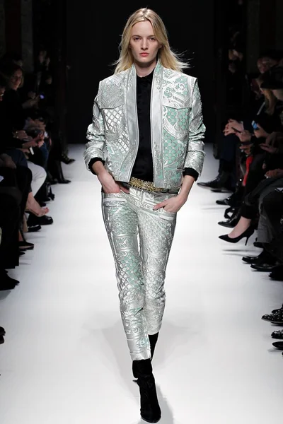 Look 8